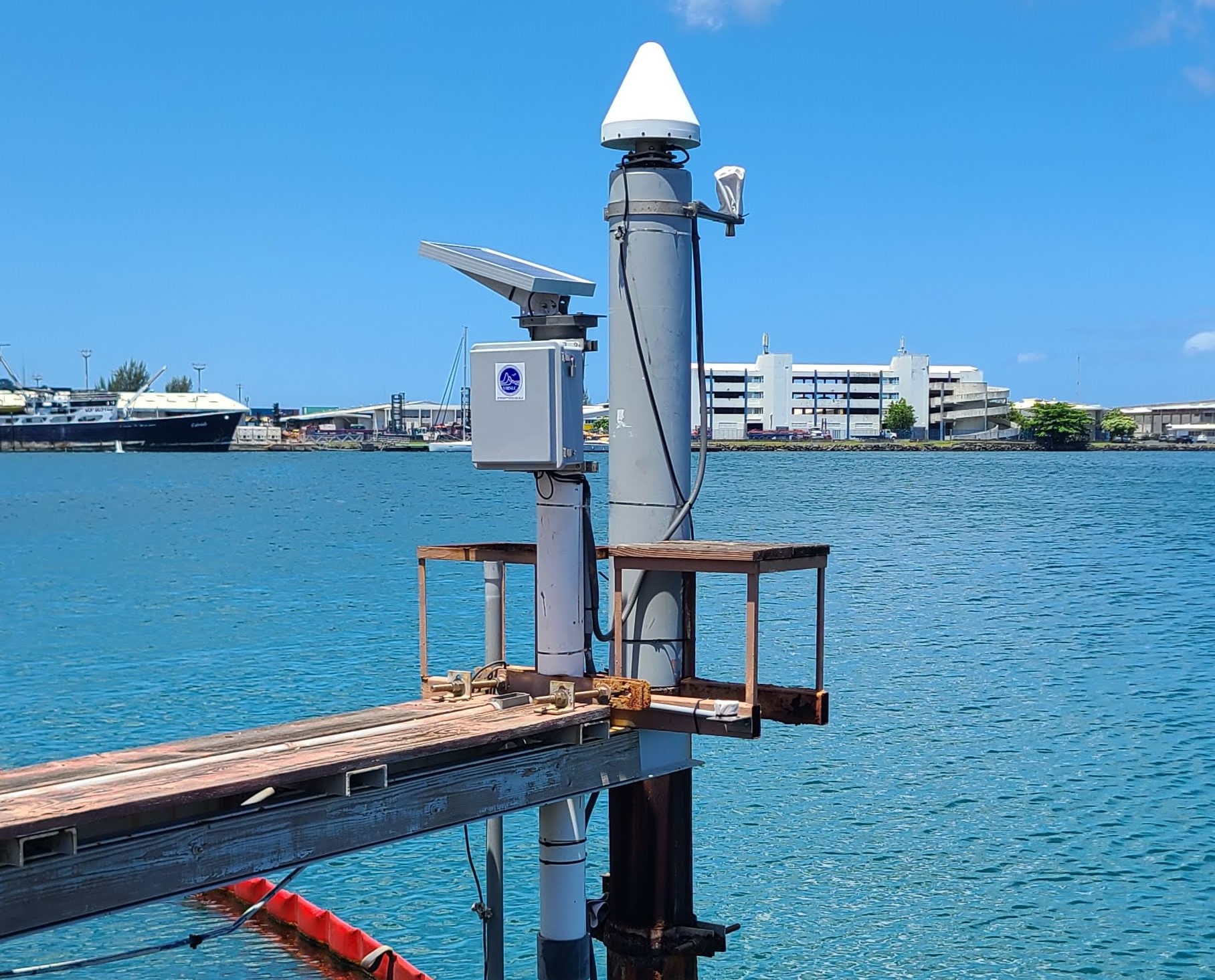 Observatoire marégraphique de Papeete (Crédits UHSLC, Nikolai Turetsky, janvier 2025)