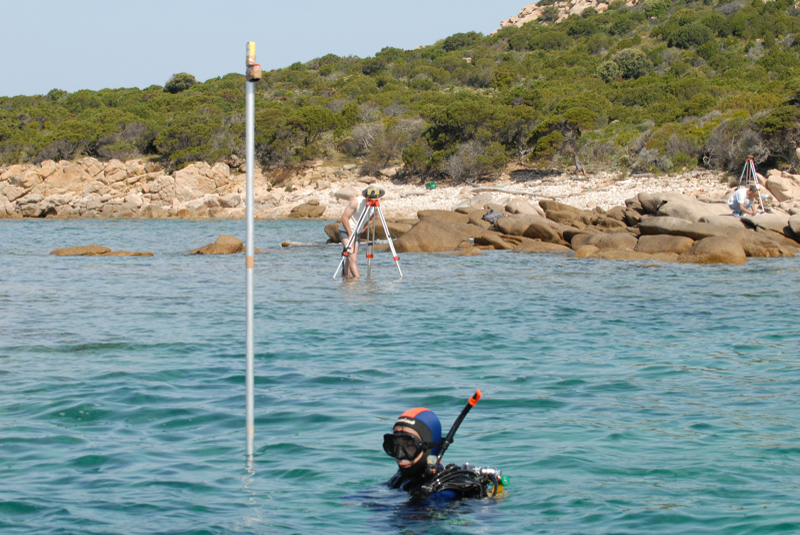 Vue d'ensemble de l'observatoire marégraphique de Senetosa (Corse). Source laboratoire Géoazur