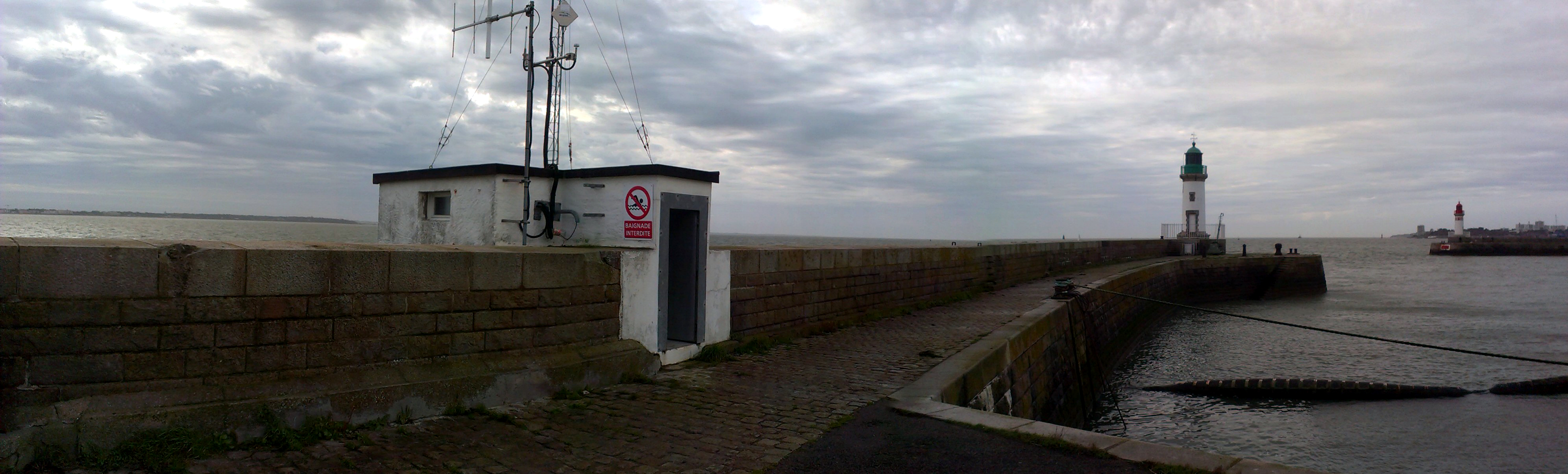 Observatoire marégraphique de Saint-Nazaire (Yann Ferret, crédits SHOM, octobre 2013)