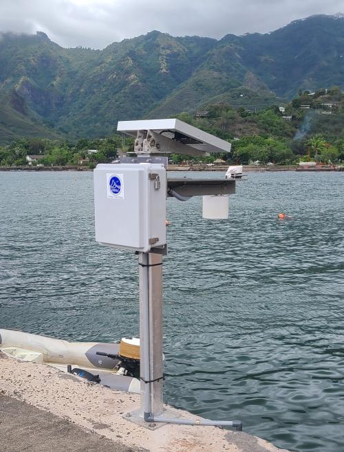 Observatoire marégraphique de Nuku Hiva (Crédits UHSLC, Nikolai Turetsky, février 2025)