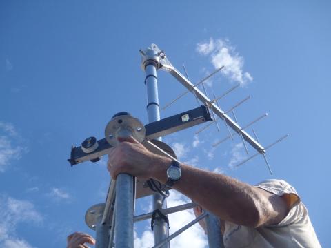 fixation support métalique pour antenne Yagi