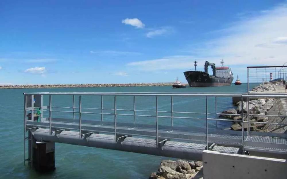 Déploiement d'un nouvel observatoire marégraphique RONIM à Port-la ...